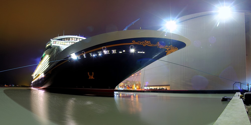 Disney Fantasy in der Nacht