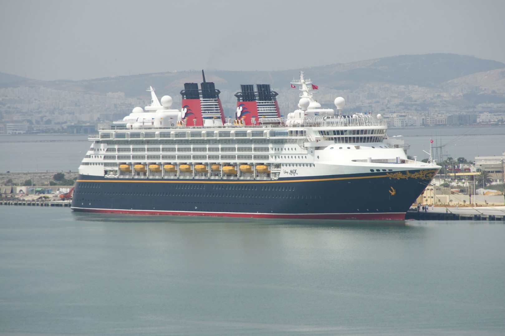 Disney Magic ( Disney Cruis Line )