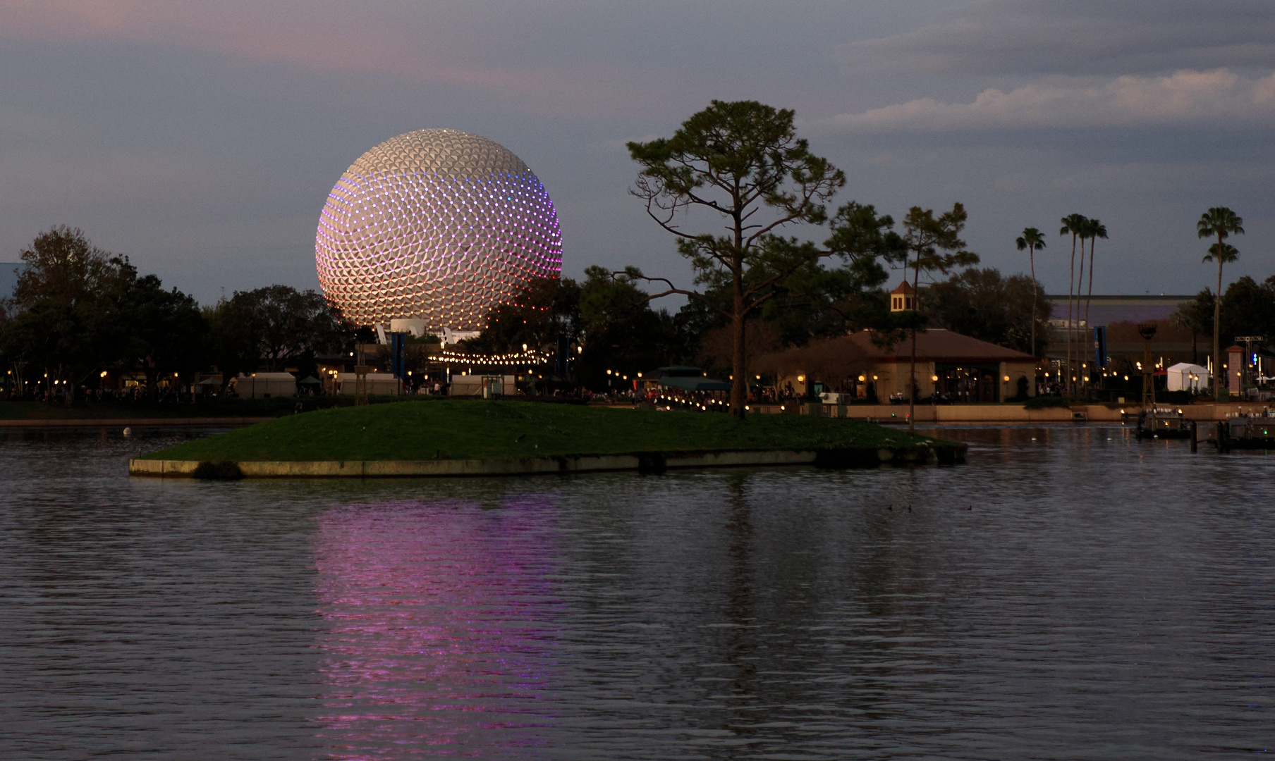 Disney Park Epcot …