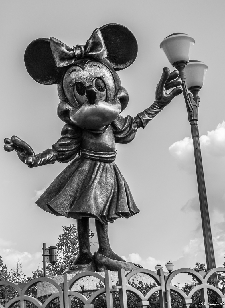 disneyland paris Silver Minnie