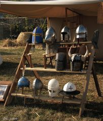 Divers casques et heaumes