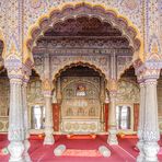 Diwan-Halle im Stadtpalast von Karauli / Indien