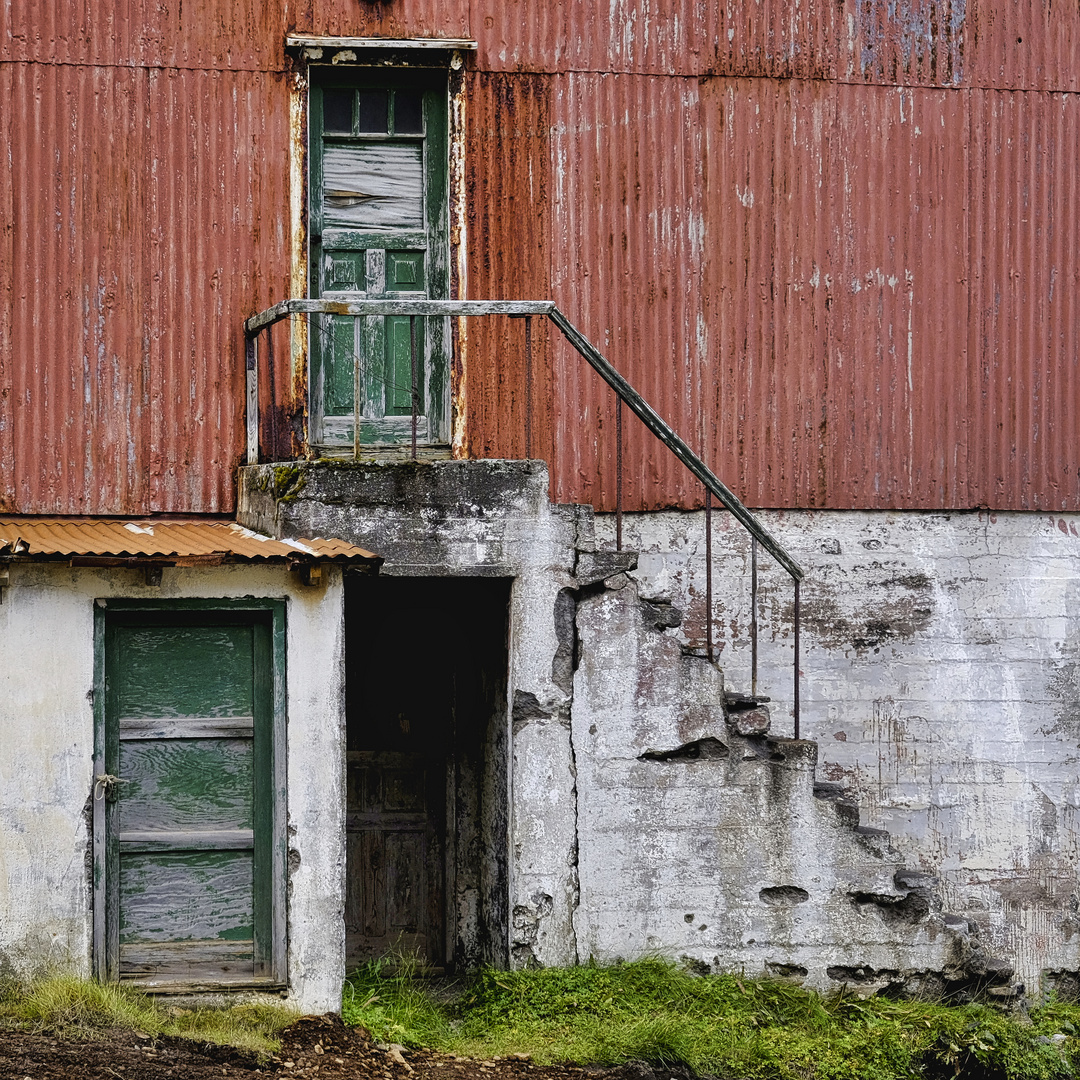 Djúpavík, eine der Hallen der alten Heringsfabrik