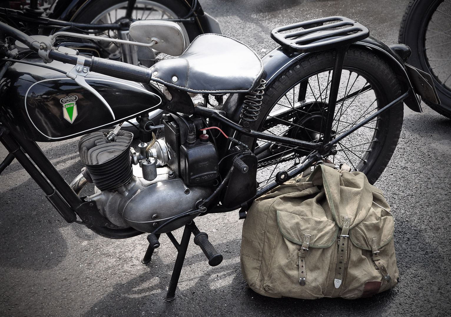 DKW und Rucksack