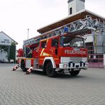 Feuerwehr- & Polizeifahrzeuge