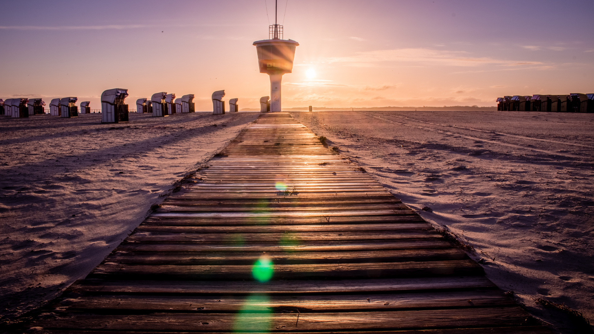 DLRG Rettungstrum Travemünder Strand