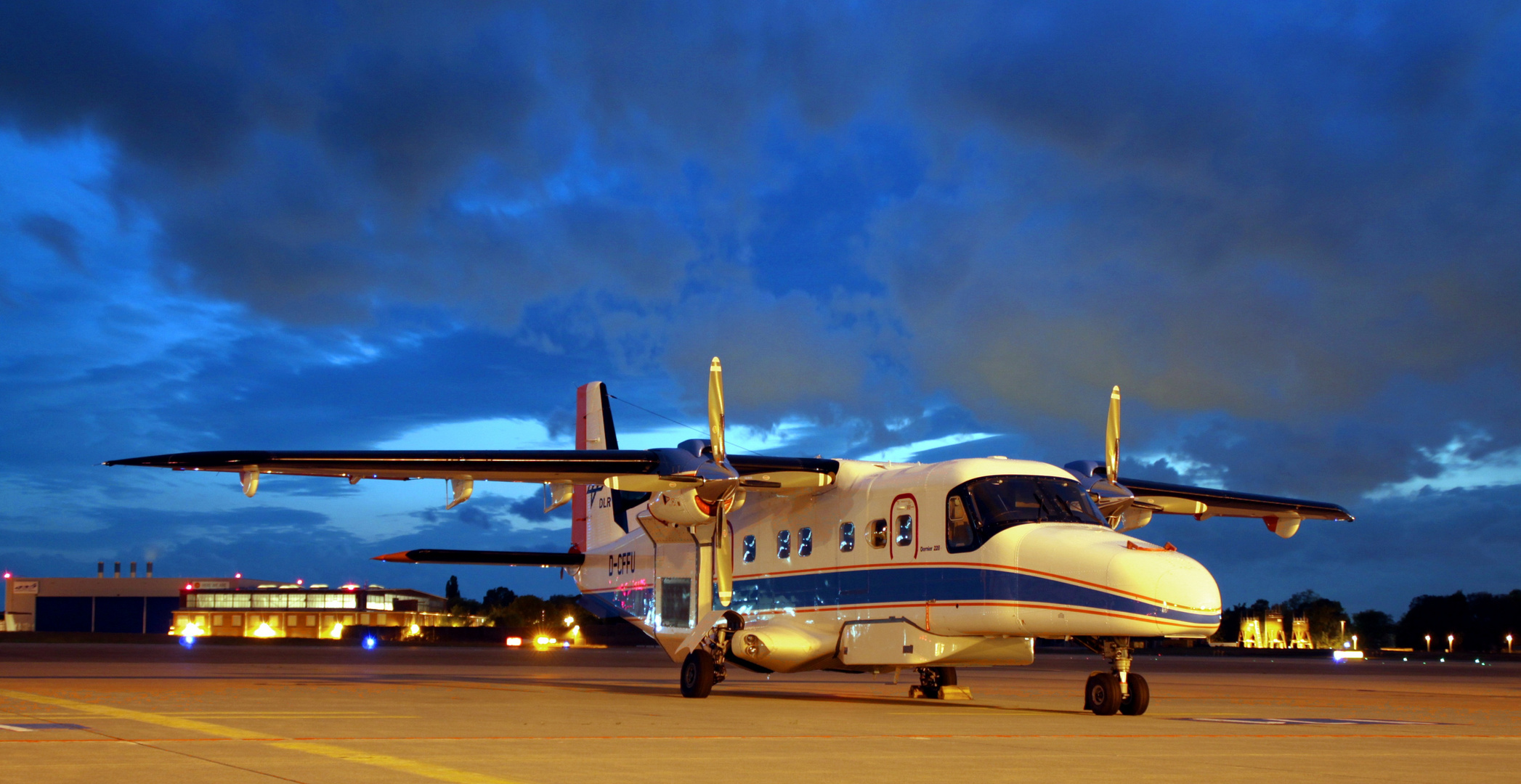 Do-228 DLR in EDDK