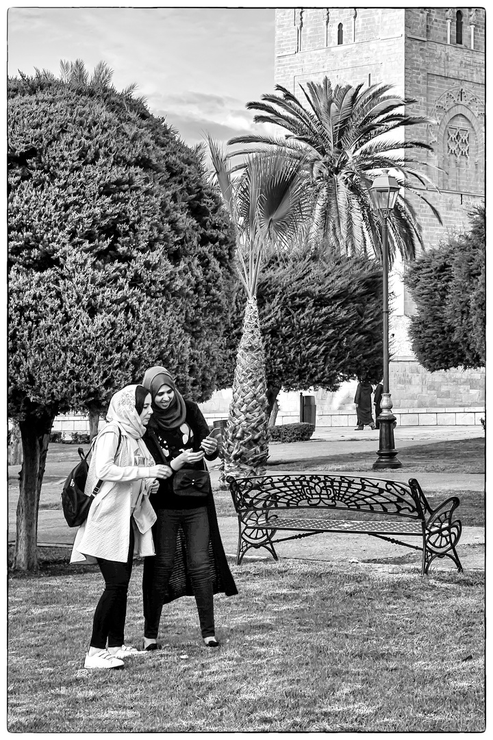 do you like him? Foto & Bild streetfotografie mit menschen, kritik am bild, world Bilder auf