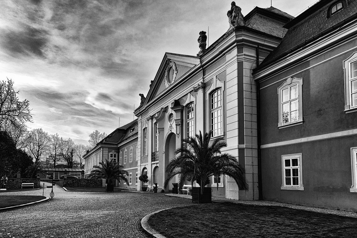 DOB&#344;ÍŠ CHATEAU