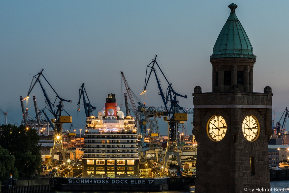 Dock Elbe 17, die Nacht bricht herrein
