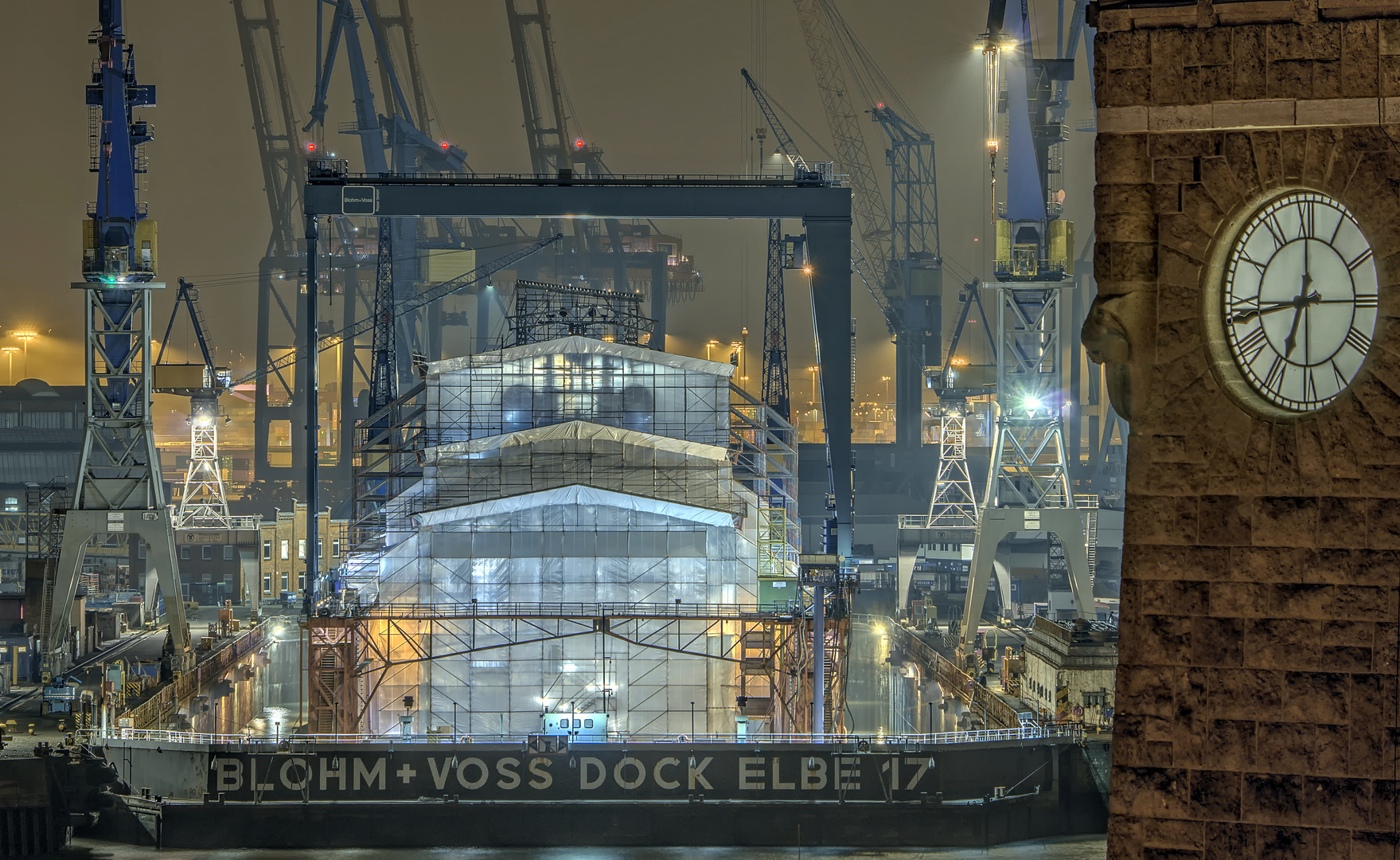 Dock im Dock Foto & Bild schiffe und seewege, werften, verkehr