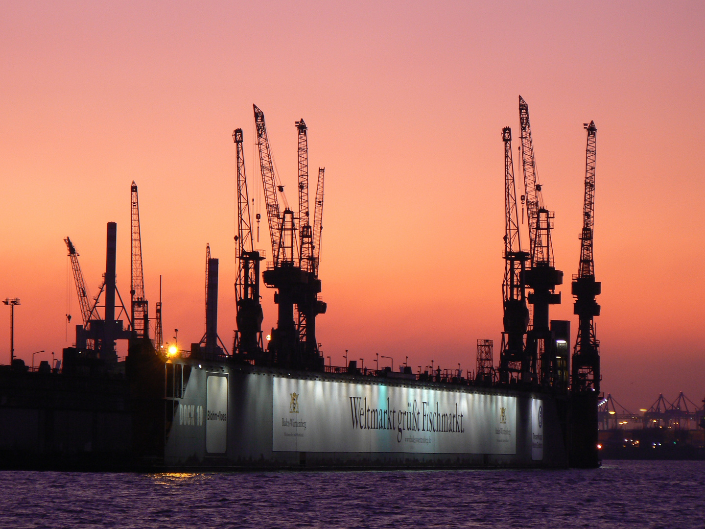 Dock im Hamburger Hafen