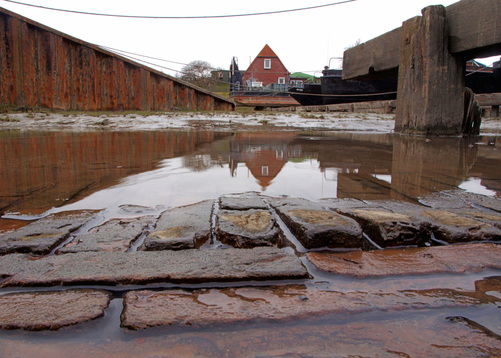 Dock Land…grundlegend Einfach man Lebt vom Wasser ab graben…