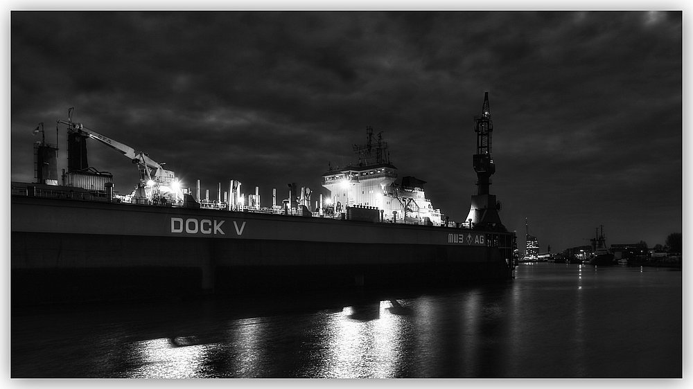 Dock V (HDR) - reloaded