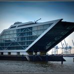 Dockland - Bürogebäude an der Elbe