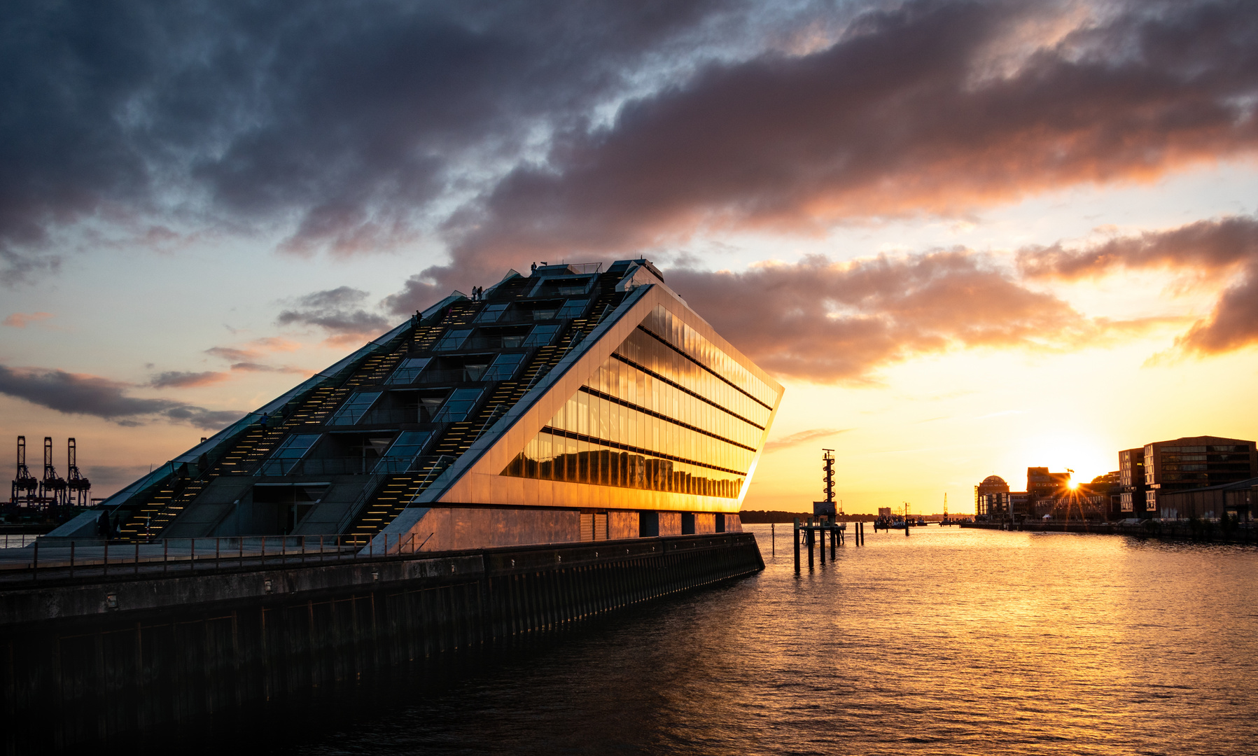 Dockland Bürogebäude, Hamburg