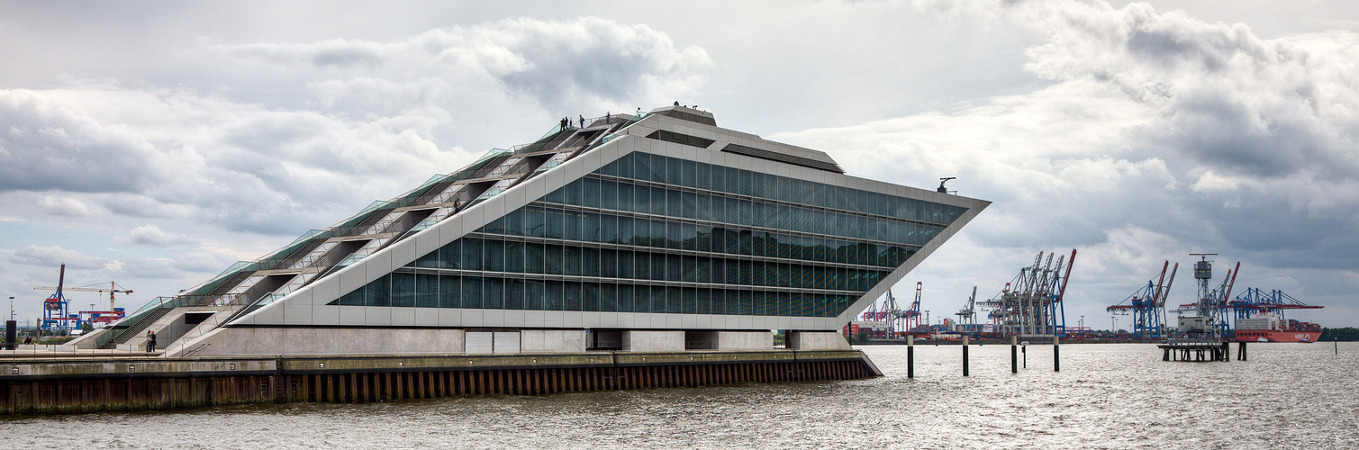 Dockland - Das Tor zum Hamburger Hafen