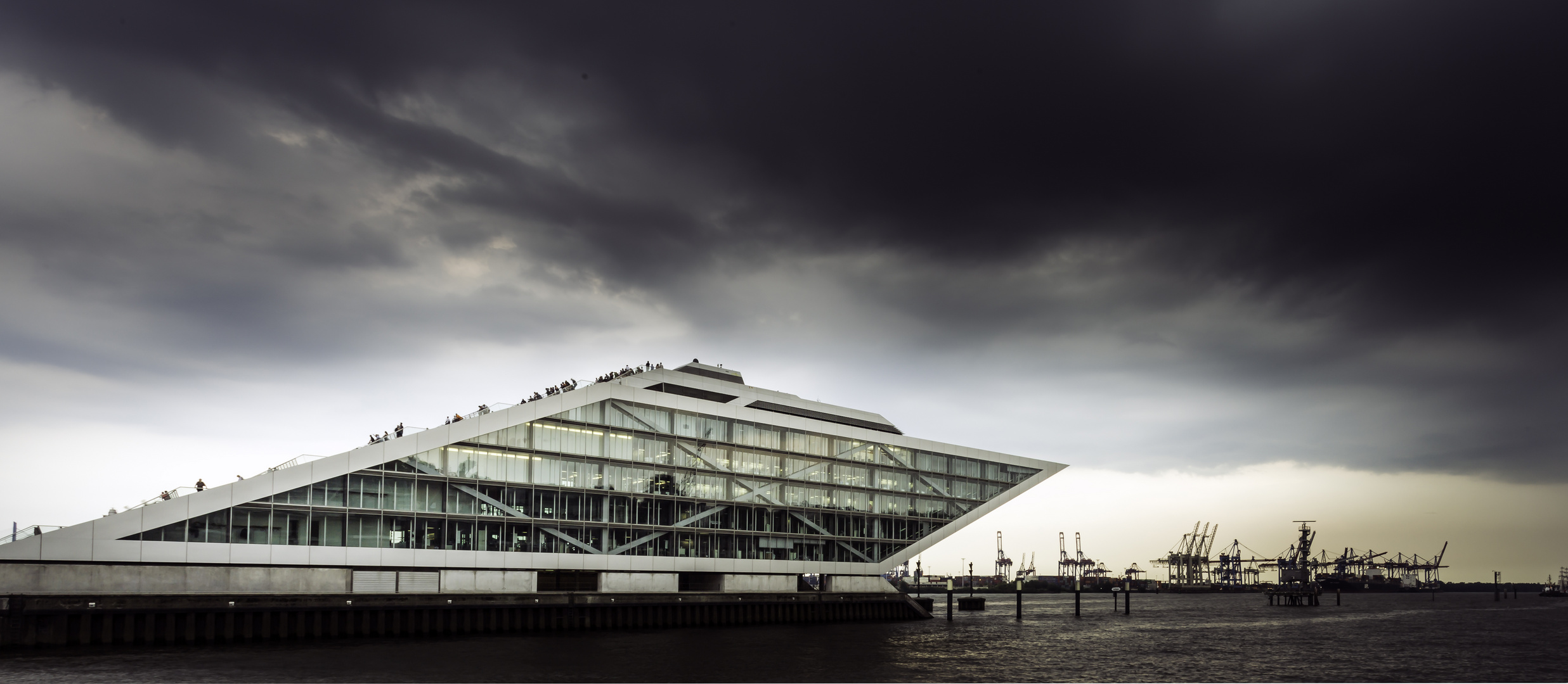 Dockland ...Hafen Hamburg 