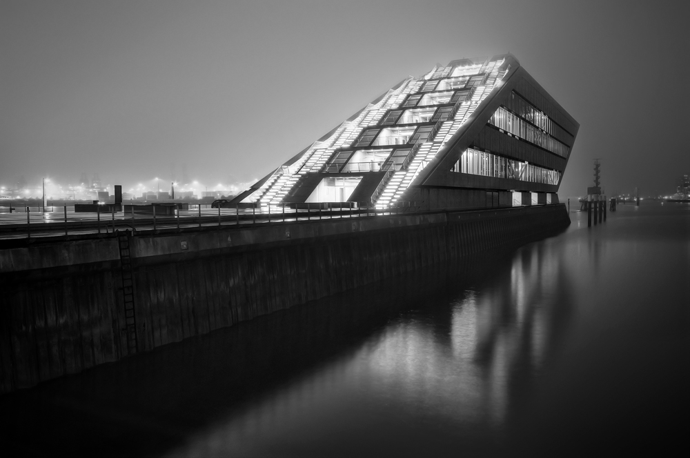 - Dockland III -