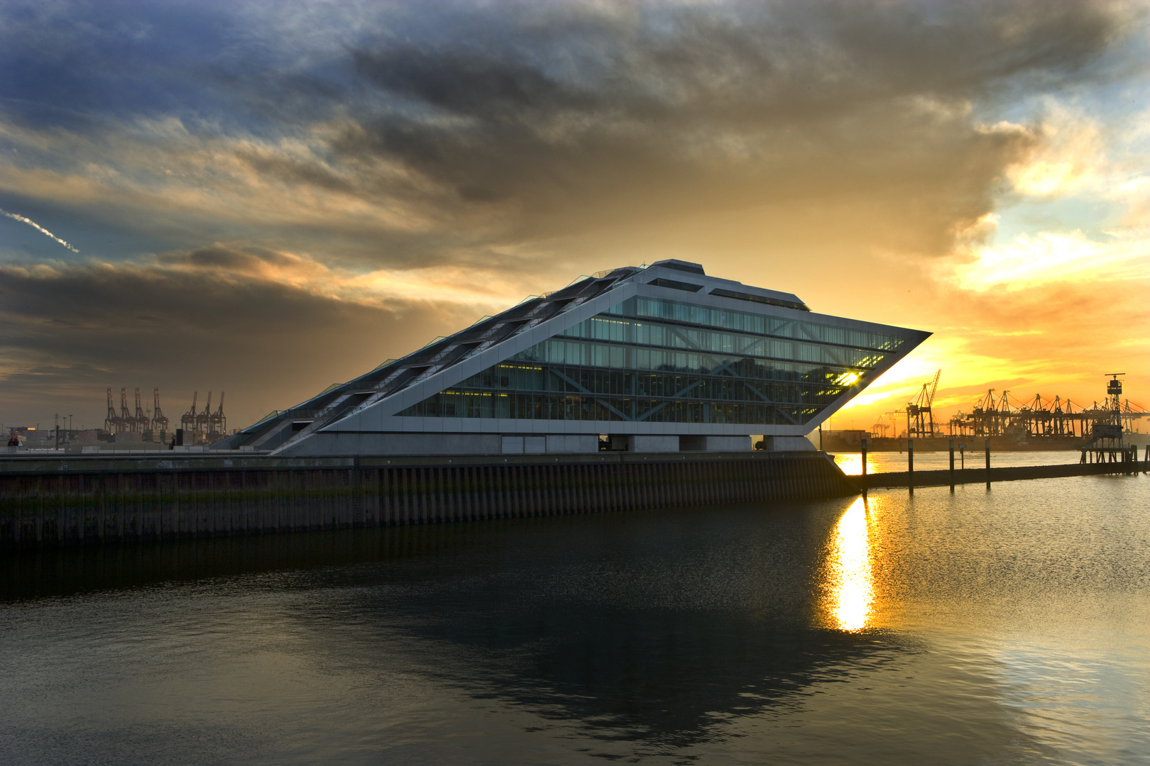 Dockland in der Abendsonne