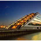 Dockland in der blauen Stunde