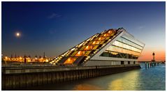 Dockland in der blauen Stunde