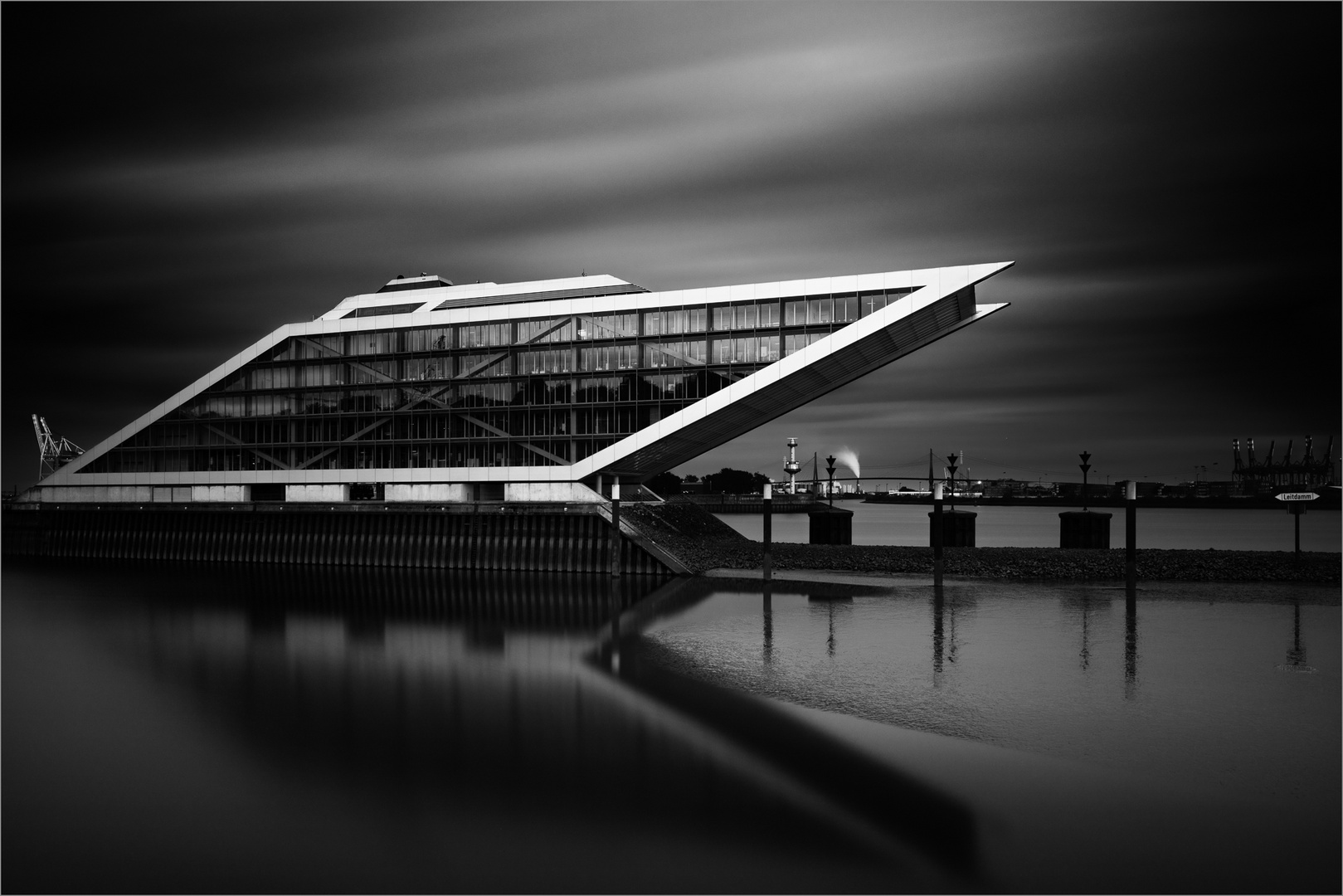 DOCKLAND IV