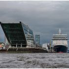 Dockland mit Queen Elizabeth