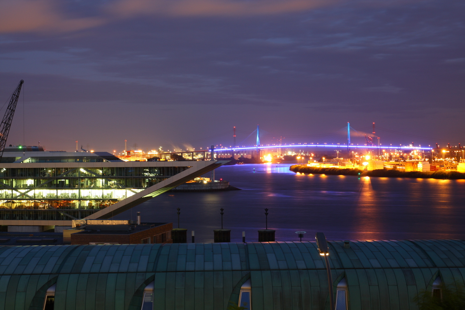 Dockland und Köhlbrandbrücke bei den Cruise Days 2010