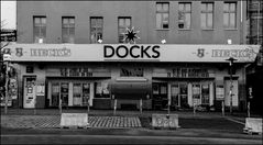 DOCKS