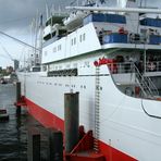 Dockschlösser am Anleger an der Überseebrücke in HH-St. Pauli