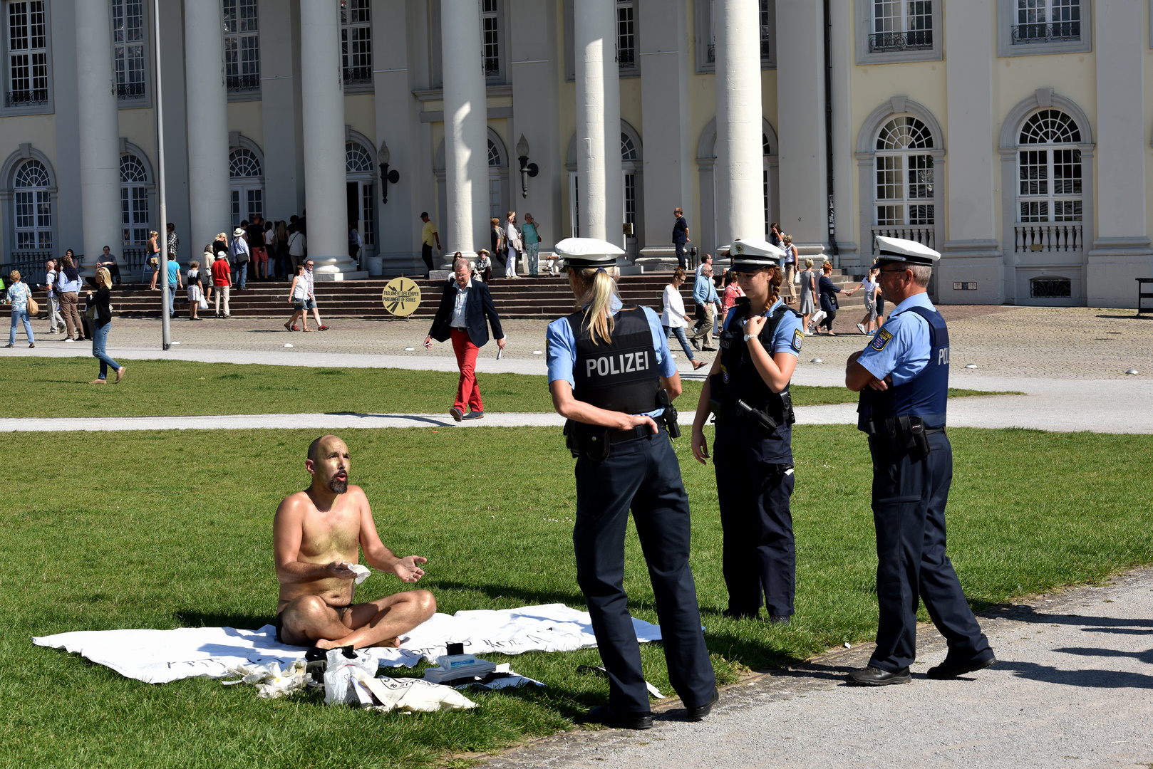 documenta 14 - Aktionskunst unerwünscht