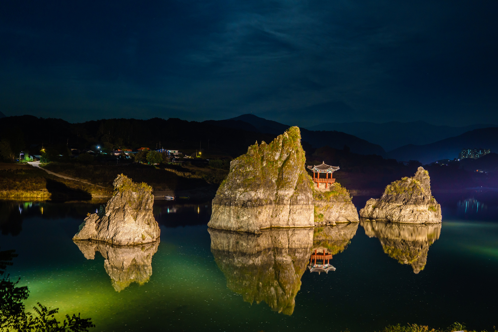 Dodamsambong Peaks bei Nacht