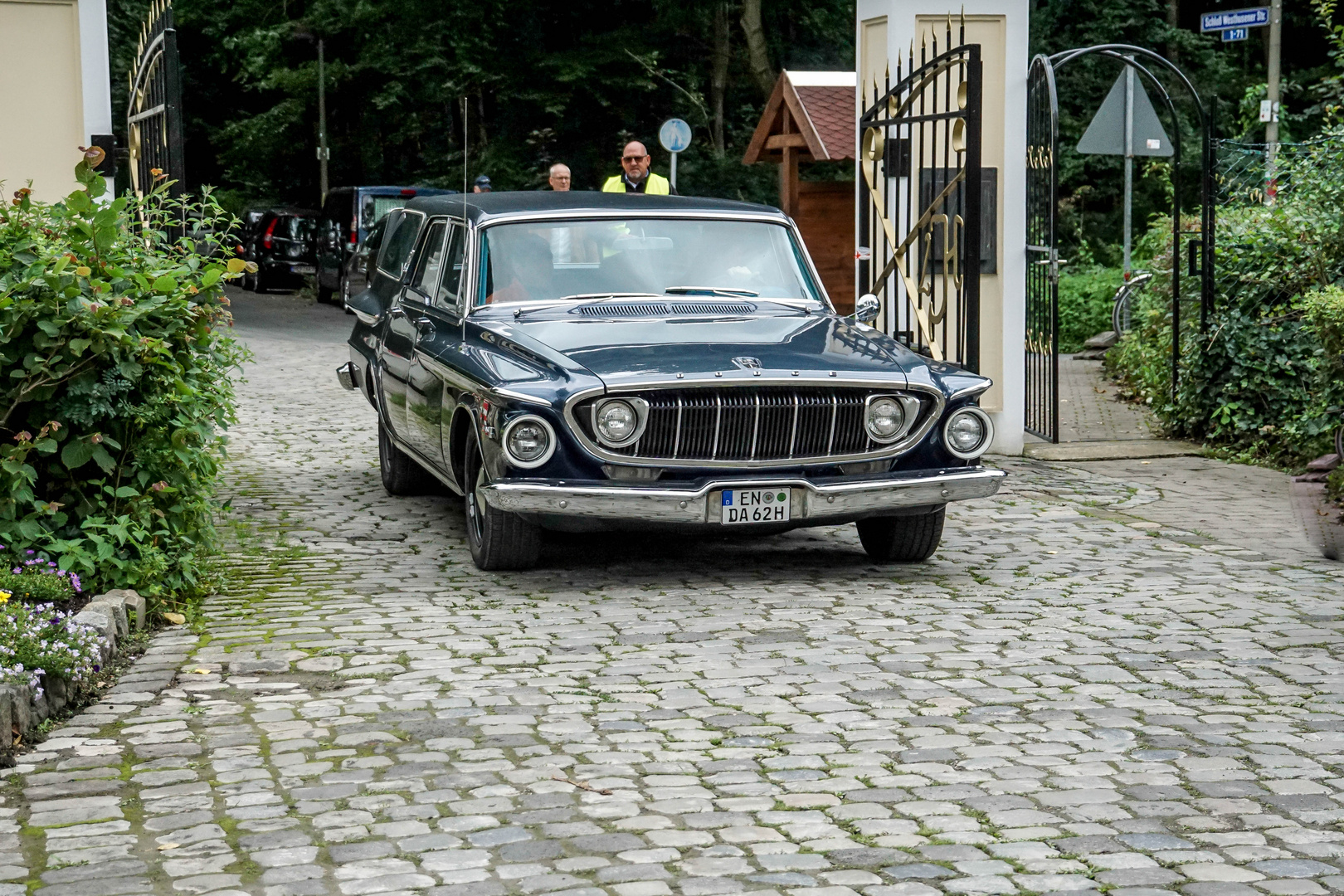 DODGE Dart 330 Charger