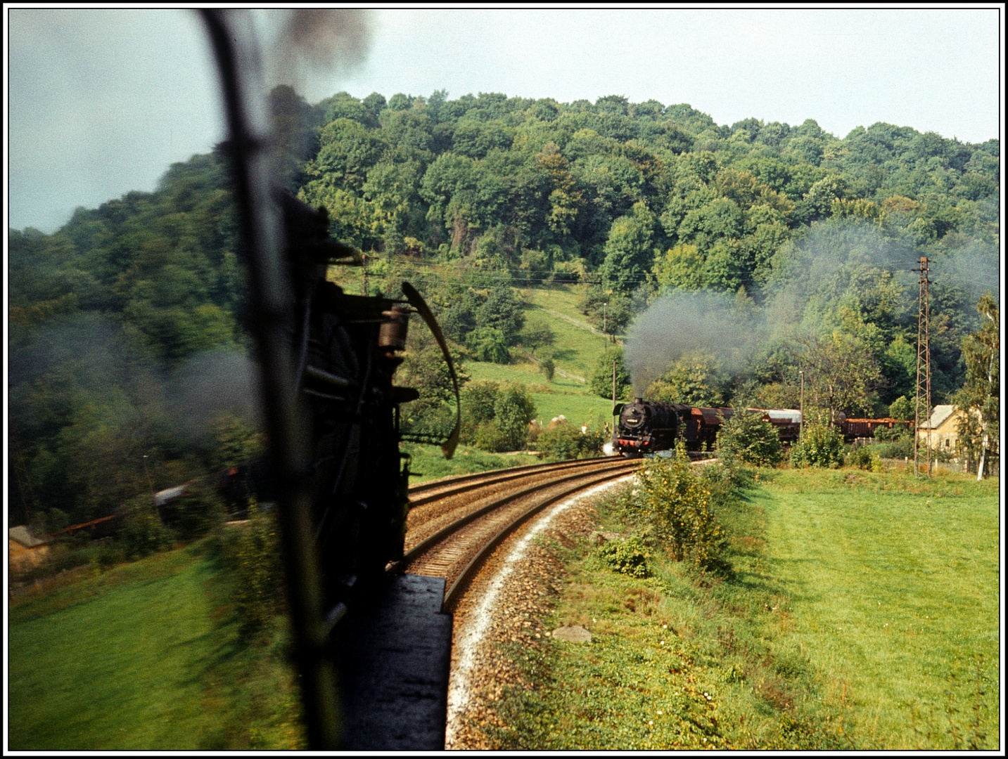 Dörbritschen und Bahnübergang von der 44 0305 aus gesehen