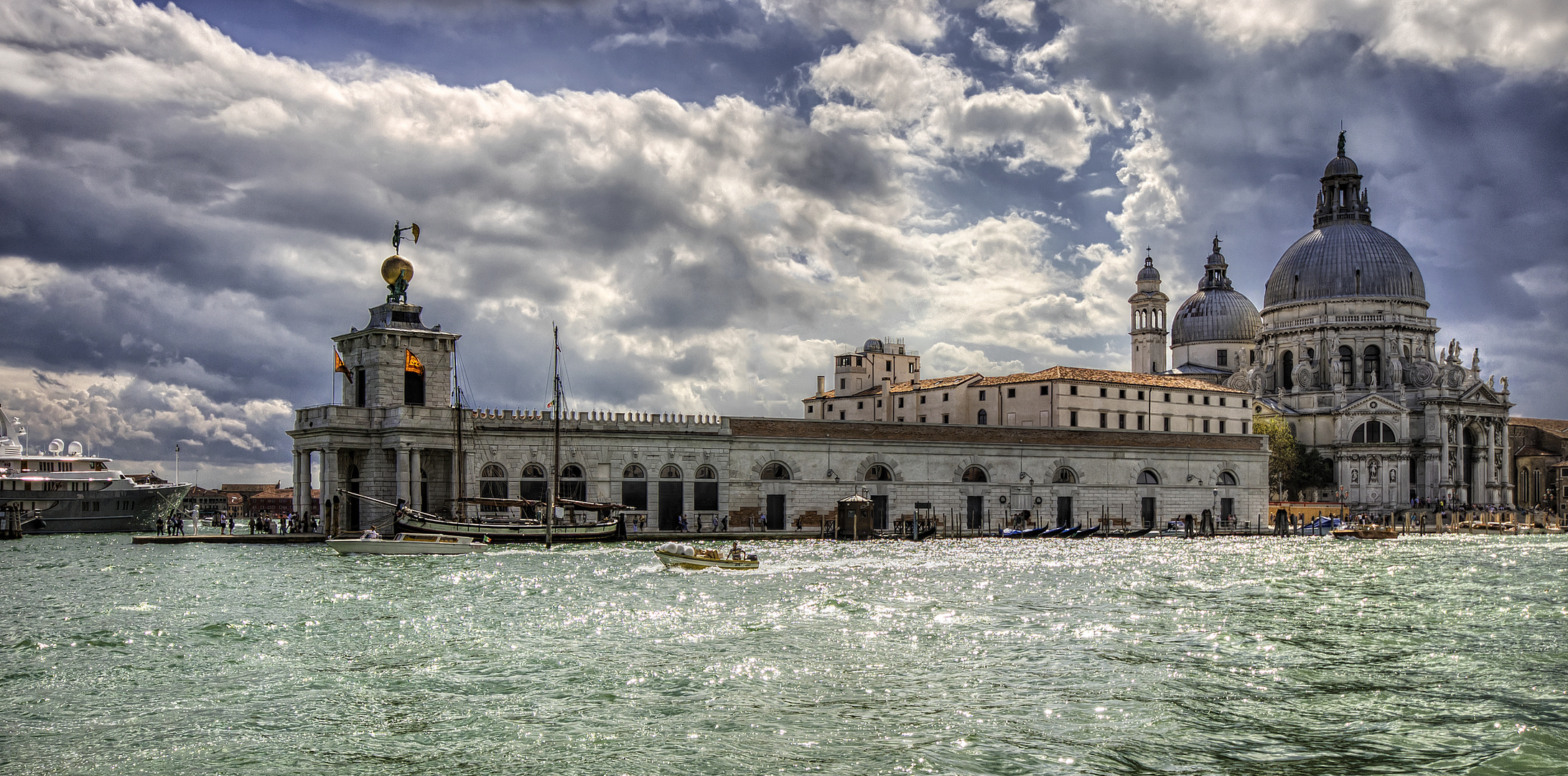 Dogana und Santa Maria della Salute