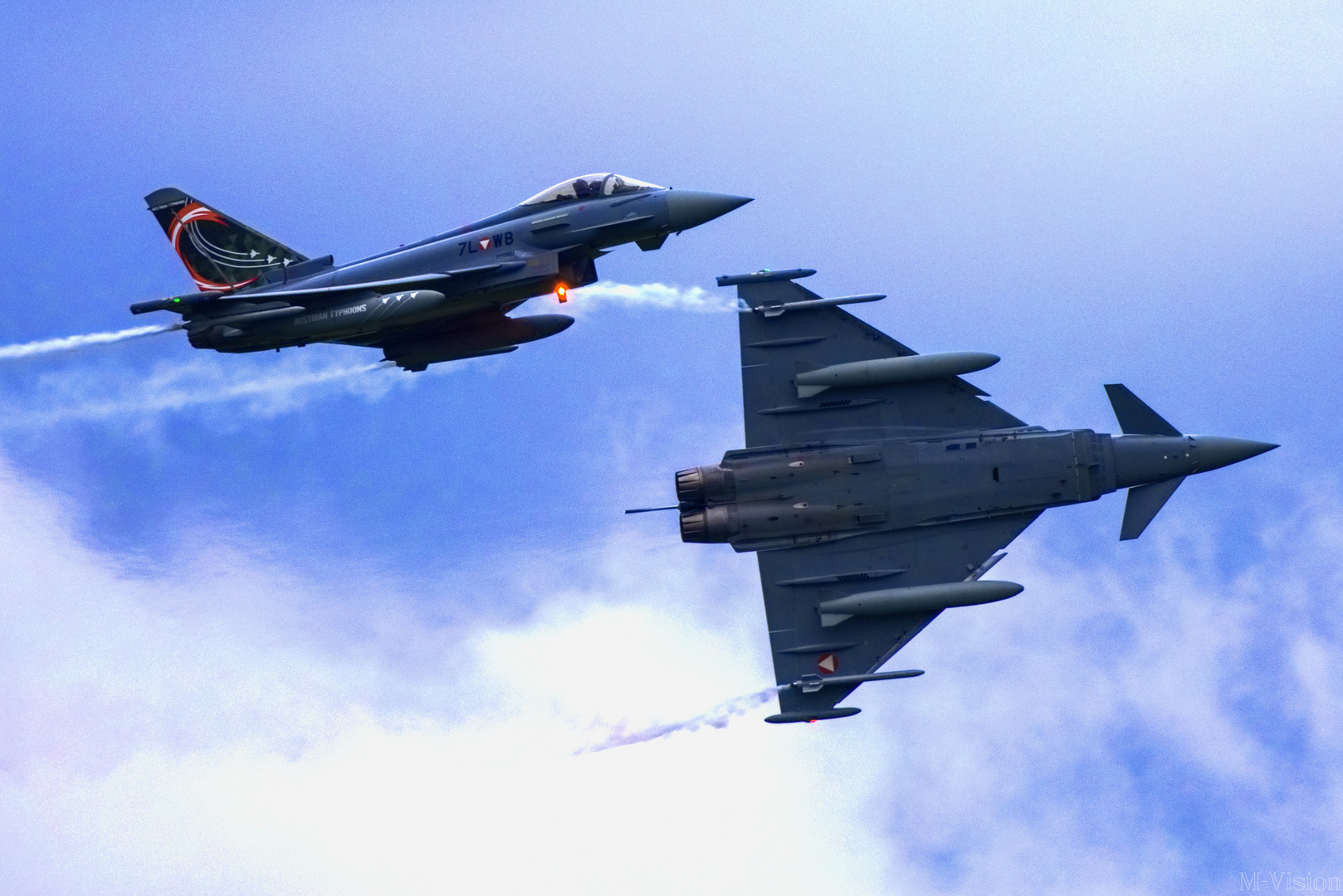 Dogfight Eurofighter Typhoon @ AirPower '19 Foto & Bild ...