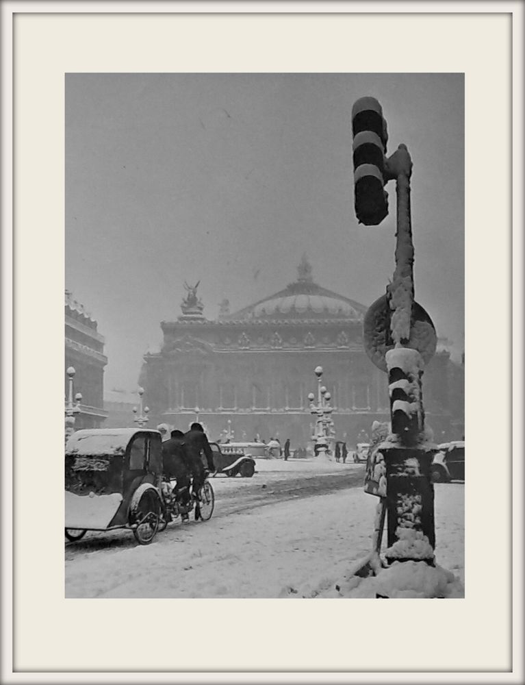 Doisenau: Place de l'operà...in veste invernale!...