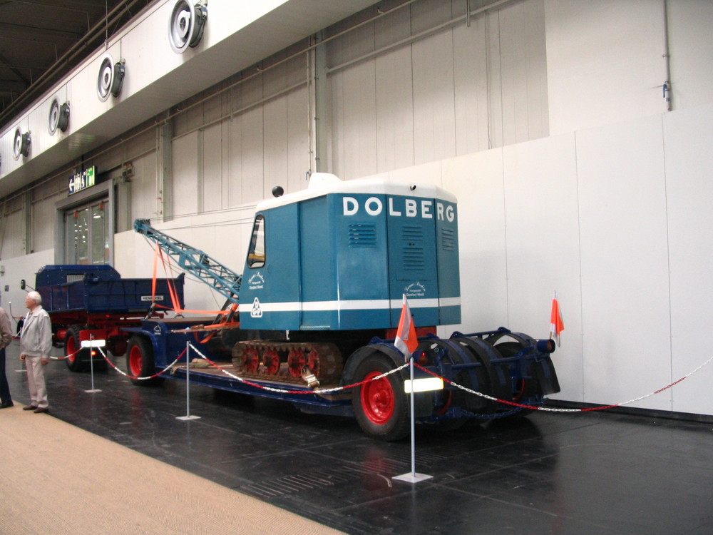 Dolberg - Bagger auf Langendorf - Tieflader...