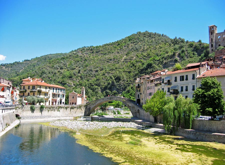 Dolceacqua - Brücke über die Nervia