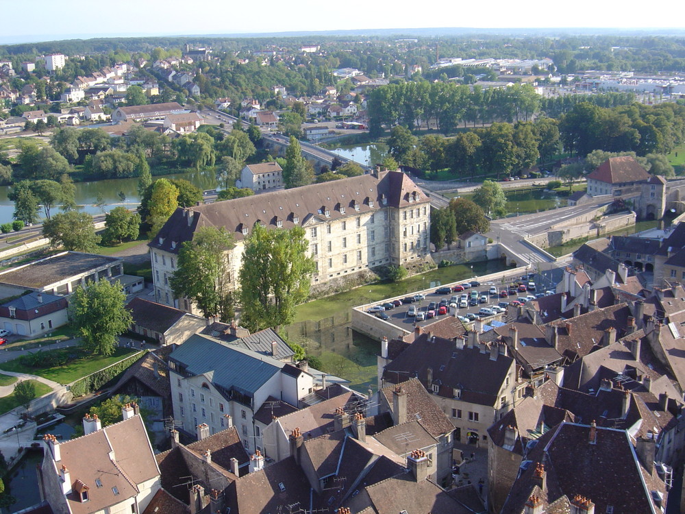 dole vue du haut de la collégiale