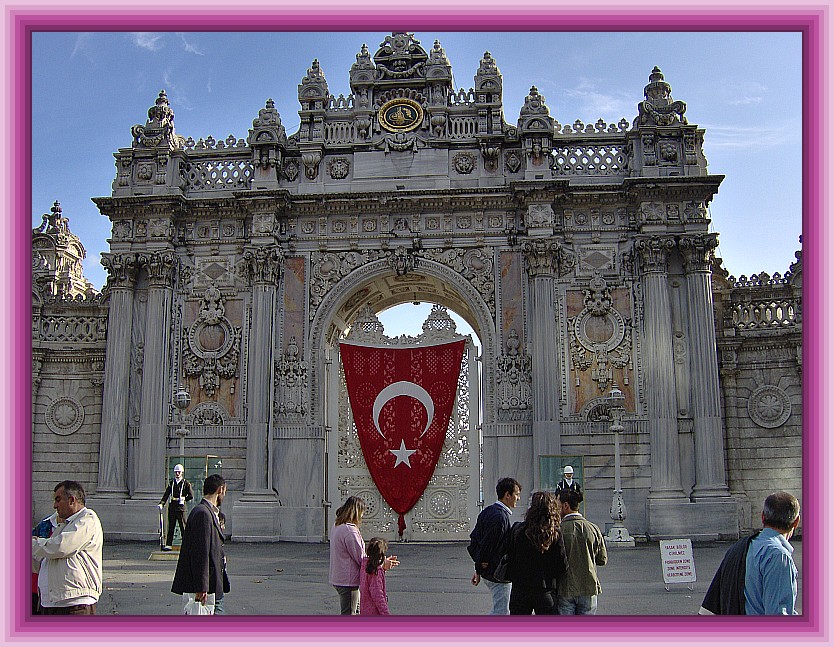 DOLMABAHCE-palace door