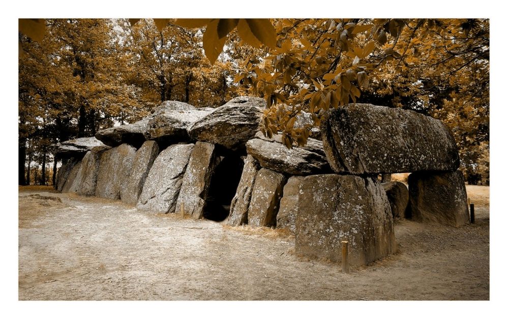 dolmen-de-la-roche-aux-fées