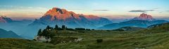 Dolomiten - Alpenpanorama zum Sonnenaufgang