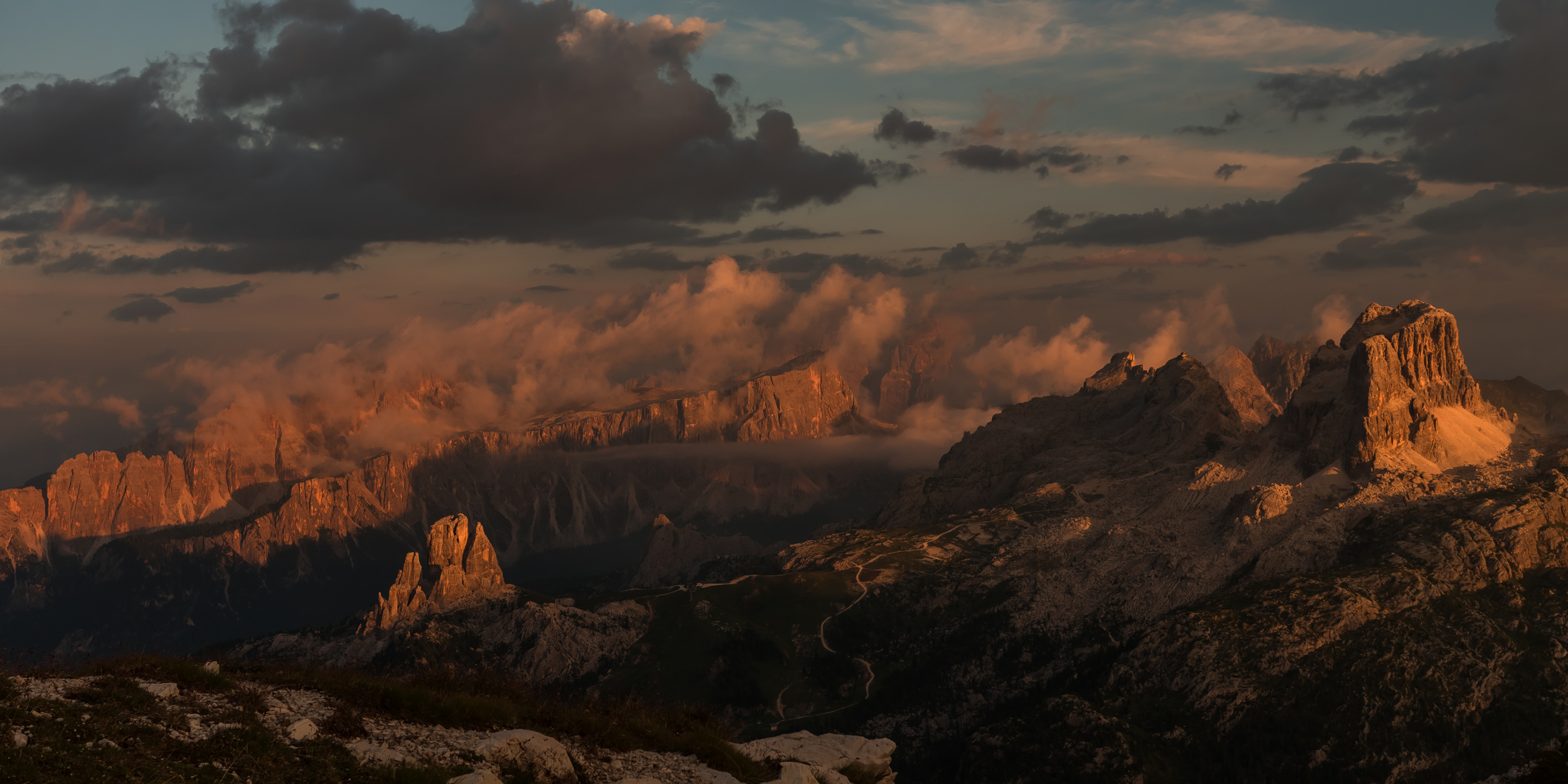 Dolomiten am Abend