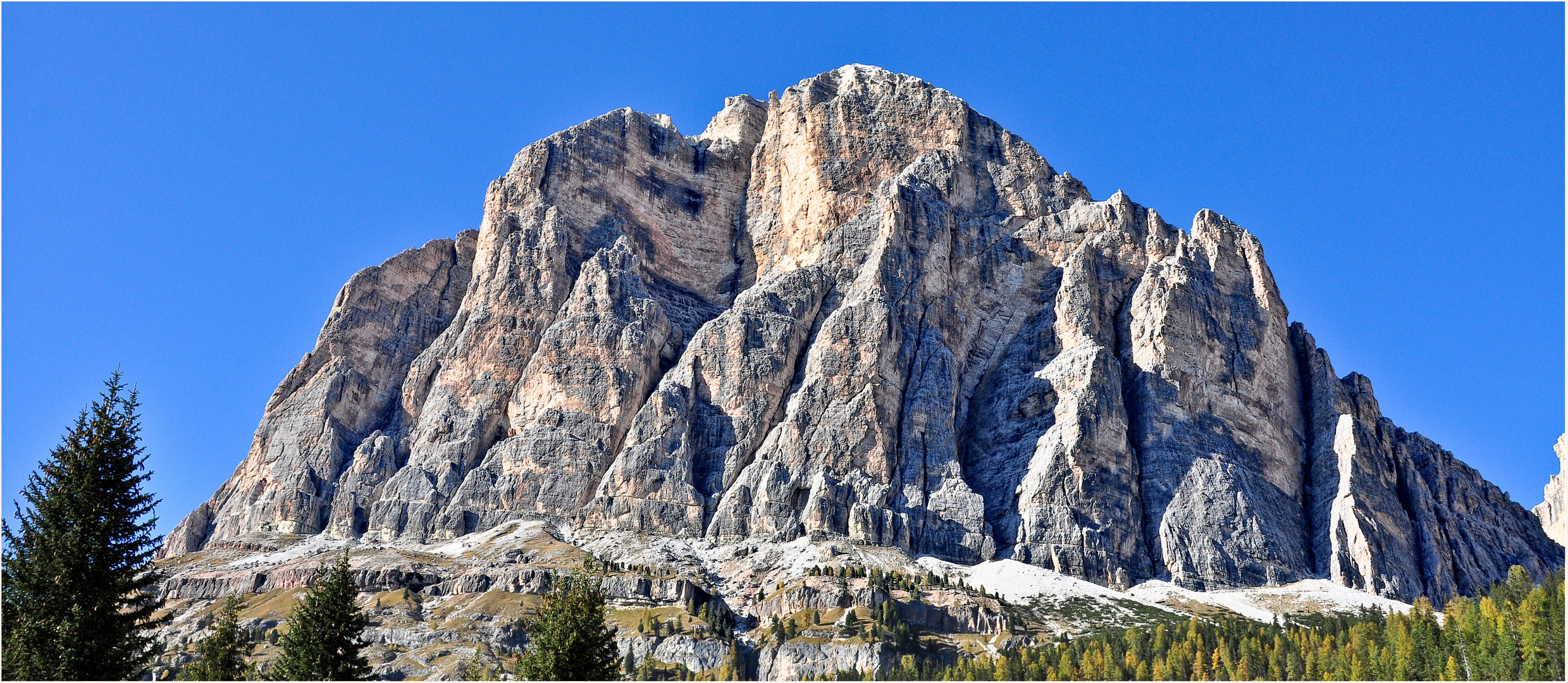 DOLOMITEN BEI CORTINA