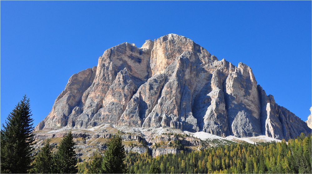 DOLOMITEN BEI CORTINA D'AMPEZZO