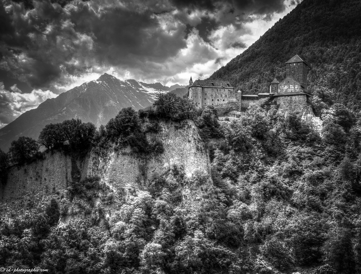 Dolomiten Burg