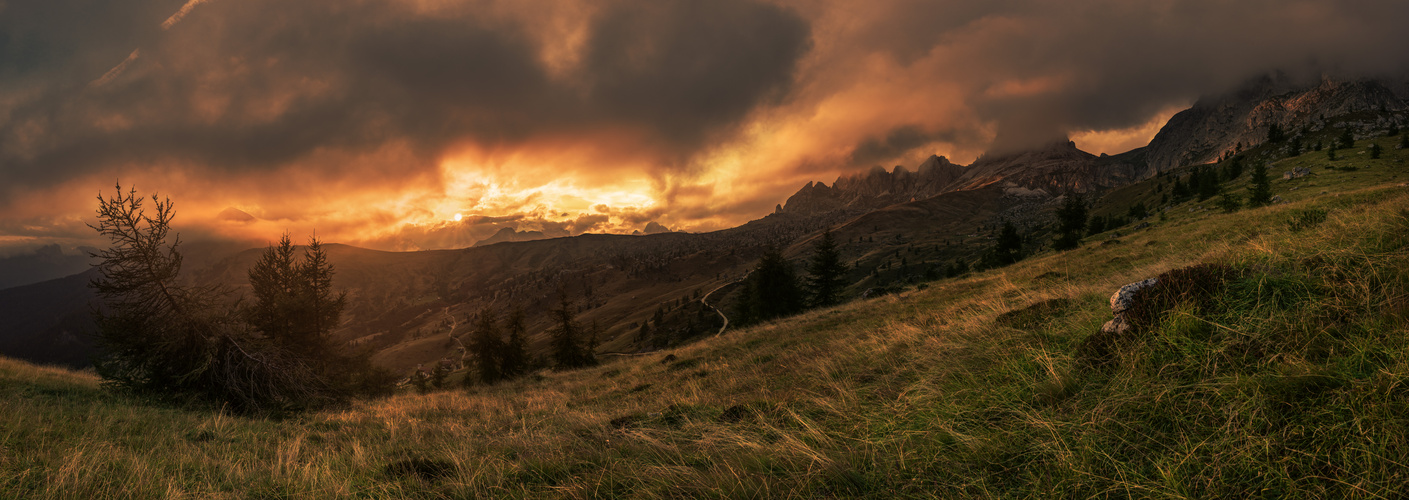 Dolomiten - Cinque Torri Sunset Panorama