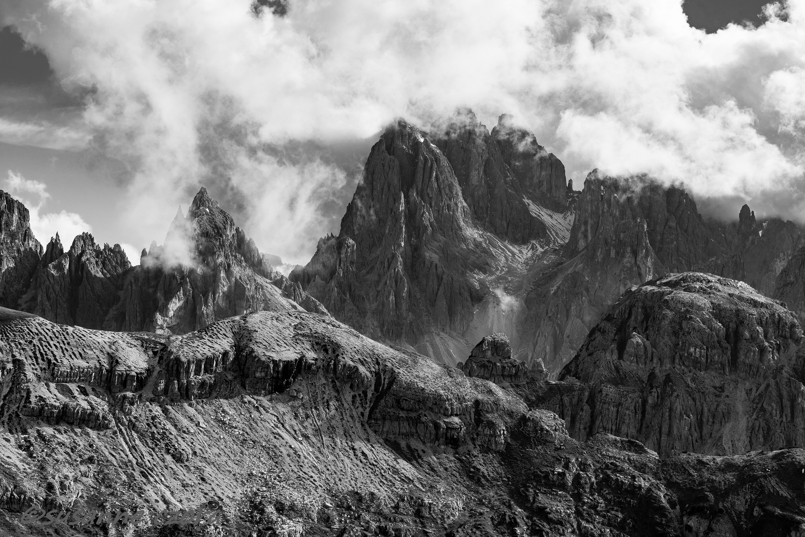 Dolomiten in Schwarzweiß